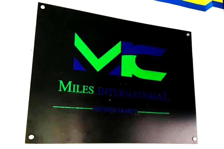 indoor-acrylic-sign-board